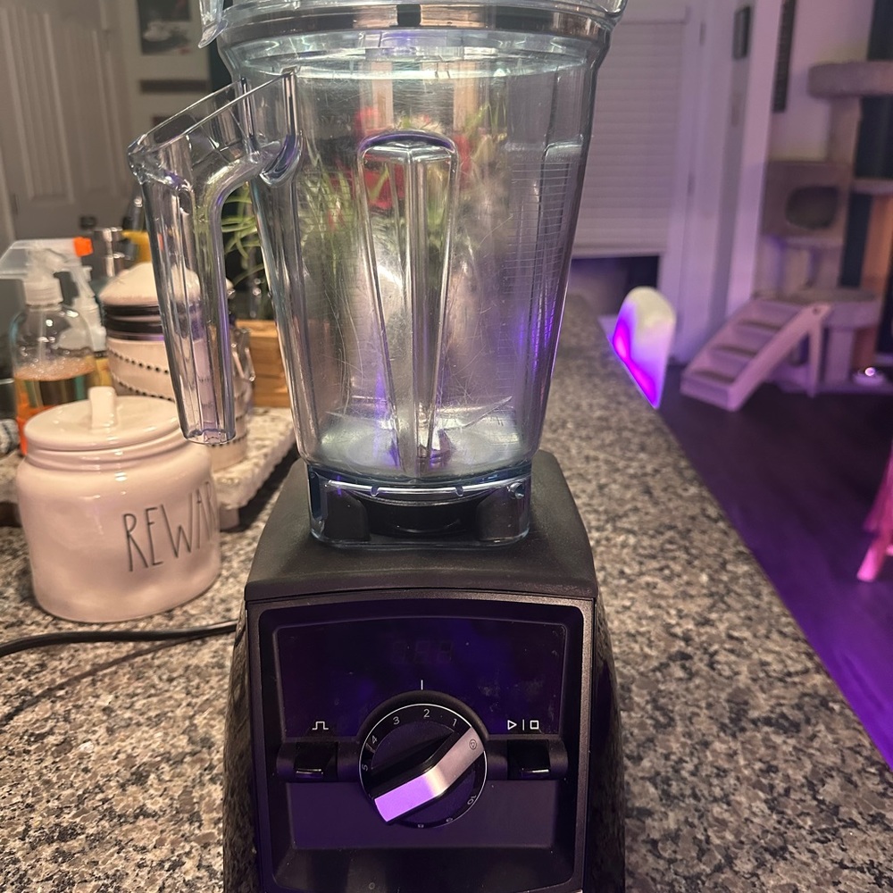 Vitamix - Ascent 2500 Series 64-Oz Blender - Black